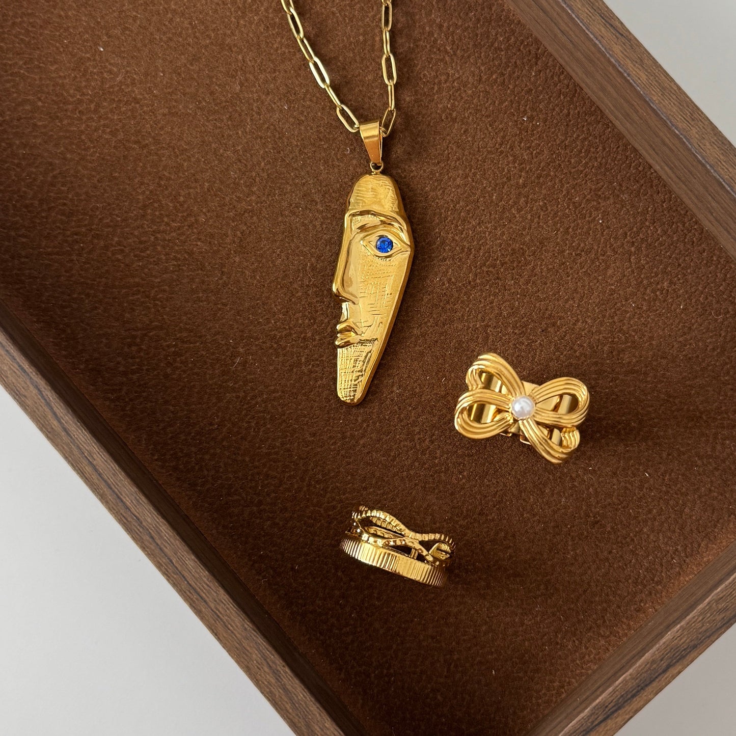 Le Visage Necklace - Namaste Jewelry Canada