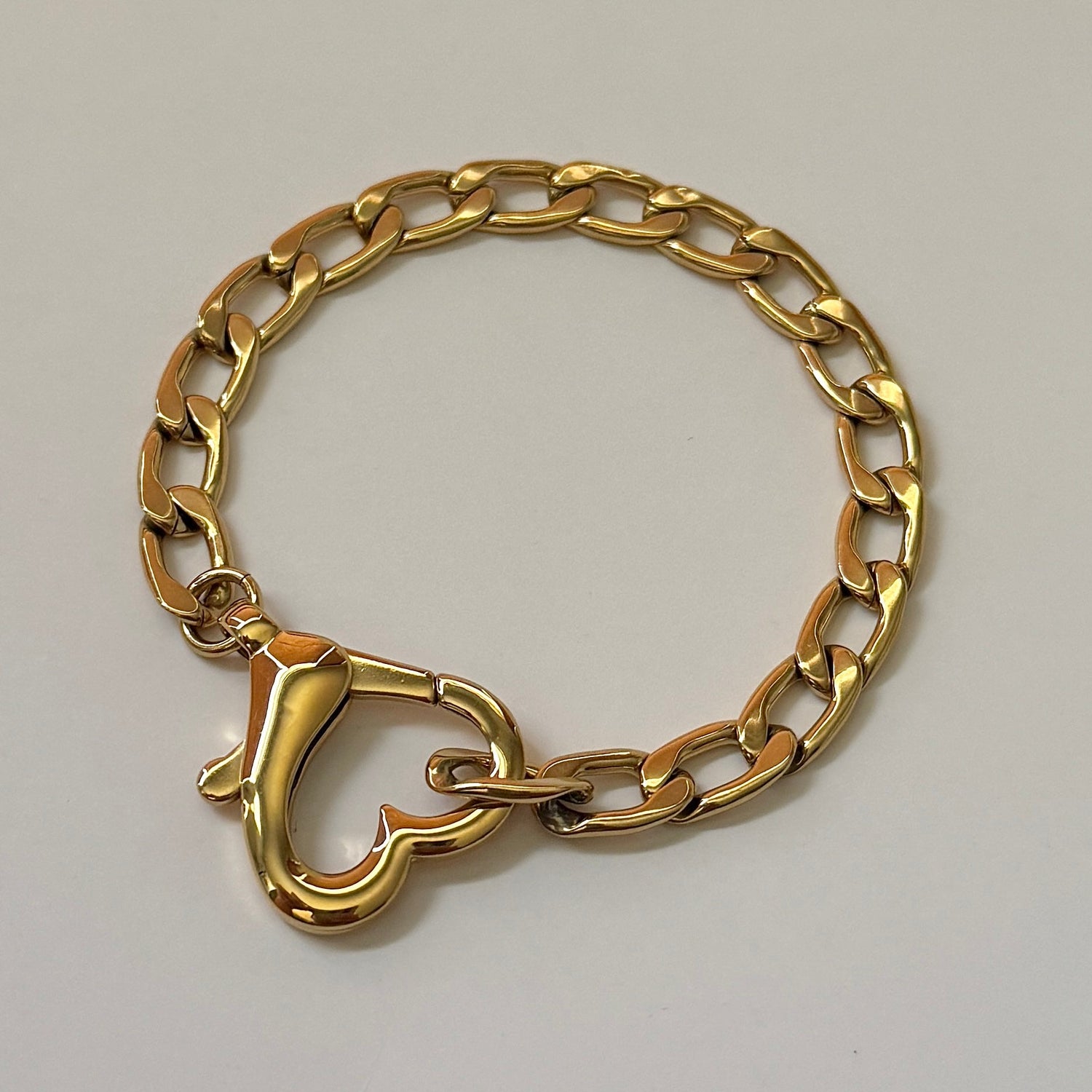 Saiba Heart Clasp Bracelet - Gold - Namaste Jewelry Canada