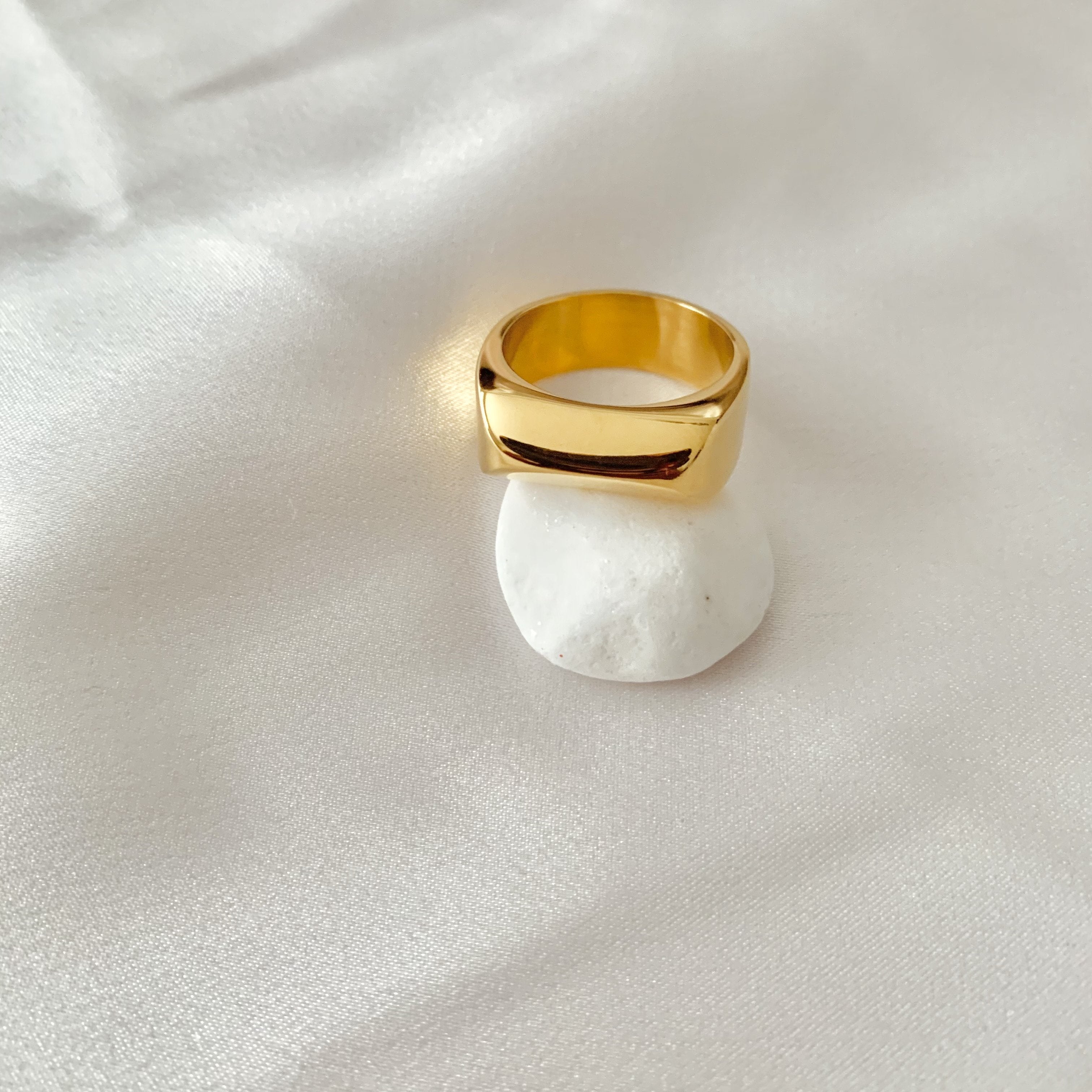 Gold deals bullion ring