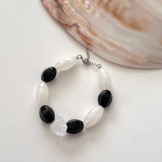 Ying Yang Bead Bracelet - Namaste Jewelry Canada