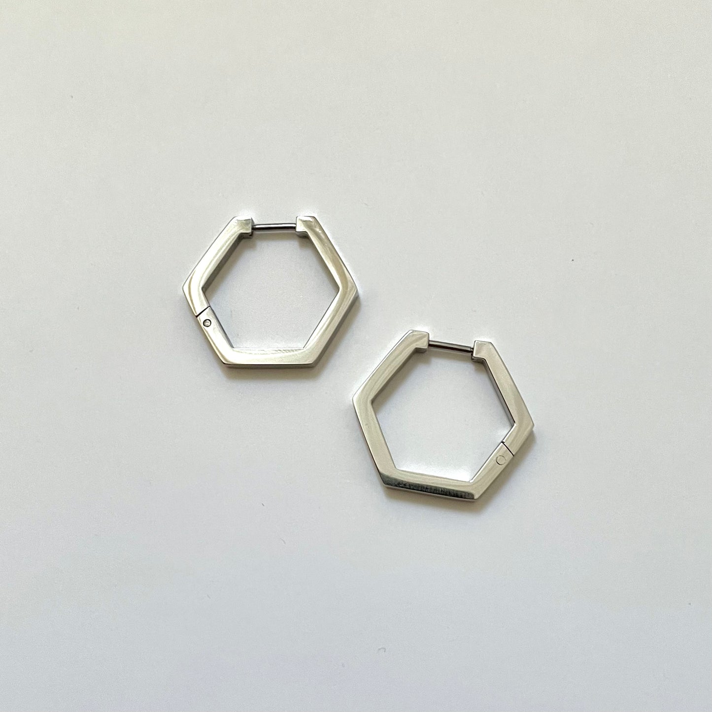 Hexagon minimal hoops